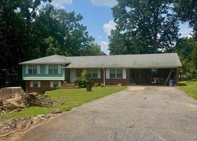 Property at 628 Sharondale Ct, Spartanburg, SC 29303, 5 beds, 3 baths