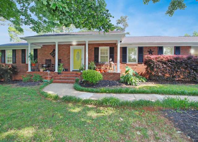 Property at 307 Shady Dr, Boiling Springs, SC 29316, 4 beds, 3 baths