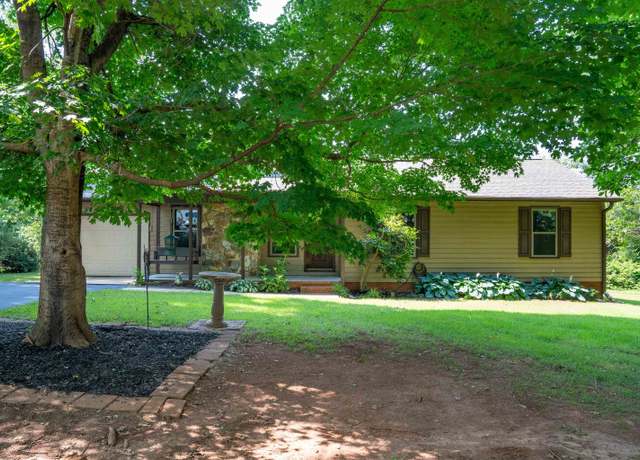 Property at 561 Kent St, Spartanburg, SC 29301, 3 beds, 2 baths