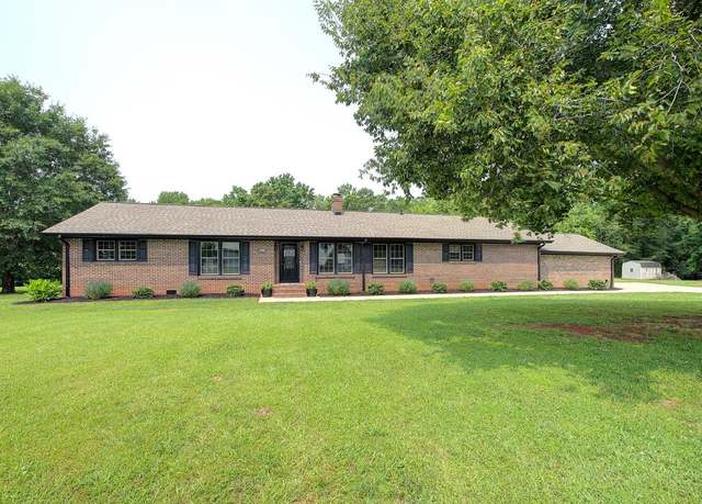 Property at 114 Deerwood Cir, Simpsonville, SC 29681, 4 beds, 3 baths