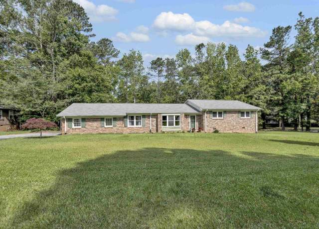 Property at 900 Lucerne Dr, Spartanburg, SC 29302, 3 beds, 2 baths