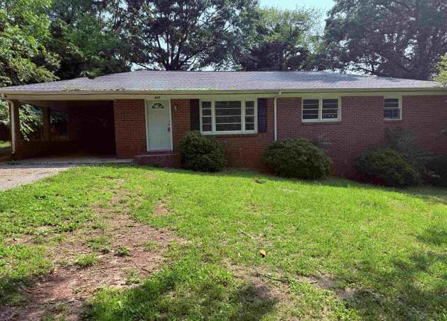 Property at 213 Loring St, Spartanburg, SC 29302, 3 beds, 2 baths
