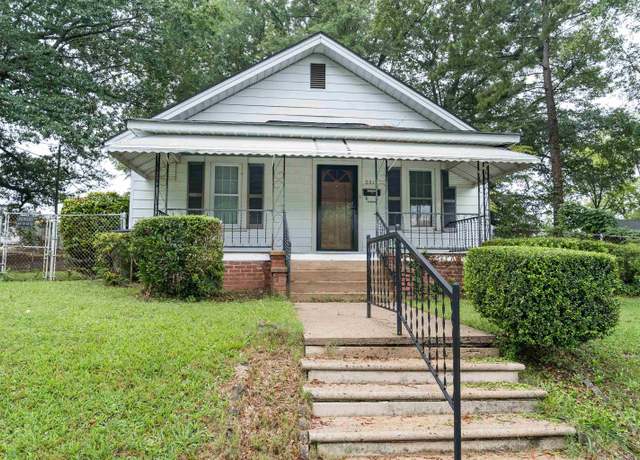 Property at 221 Mill St, Gaffney, SC 29341, 3 beds, 1 bath
