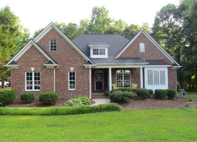 Property at 315 Farm Lake Rd, Boiling Springs, SC 29316, 3 beds, 2 baths