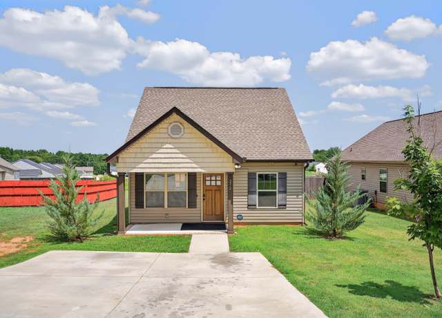 Property at 272 Mabry St, Spartanburg, SC 29301, 3 beds, 2 baths
