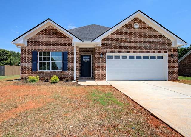 Property at 201 Glen Crest Dr, Spartanburg, SC 29369, 4 beds, 2 baths