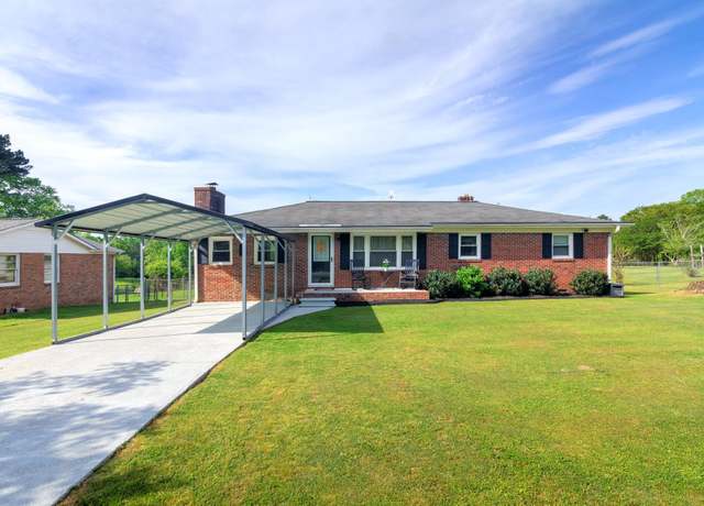Property at 126 Country Club Rd, Gaffney, SC 29340, 3 beds, 1.5 baths