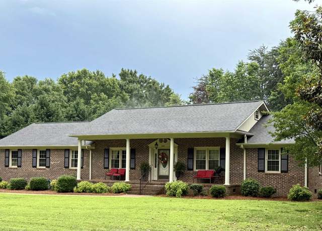 Property at 6144 Robin St, Spartanburg, SC 29303, 3 beds, 2 baths