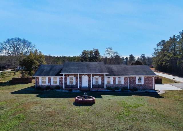Property at 104 Greenway Ave, Union, SC 29379, 4 beds, 2 baths