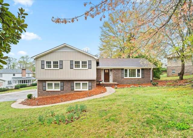 Property at 2 E Indian Trl, Taylors, SC 29687, 4 beds, 2.5 baths