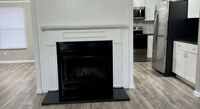 Photo of 103 N Whisperwood Ct, Hodges, SC 29653