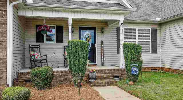 Photo of 513 E Deerview Ln, Spartanburg, SC 29302