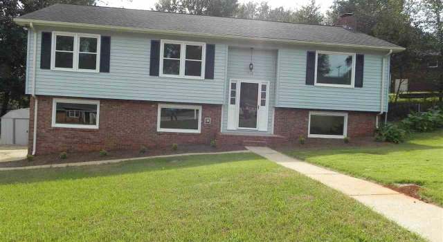 Photo of 116 Perry Dr, Boiling Springs, SC 29316