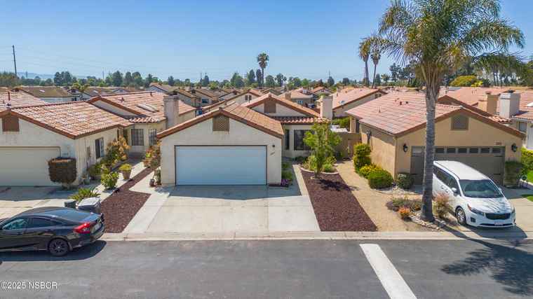 Photo of 2207 Garden Dr Santa Maria, CA 93458