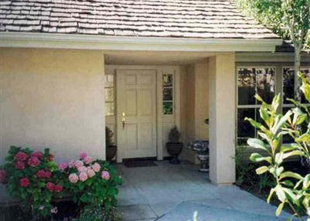 664 Ivy Ln