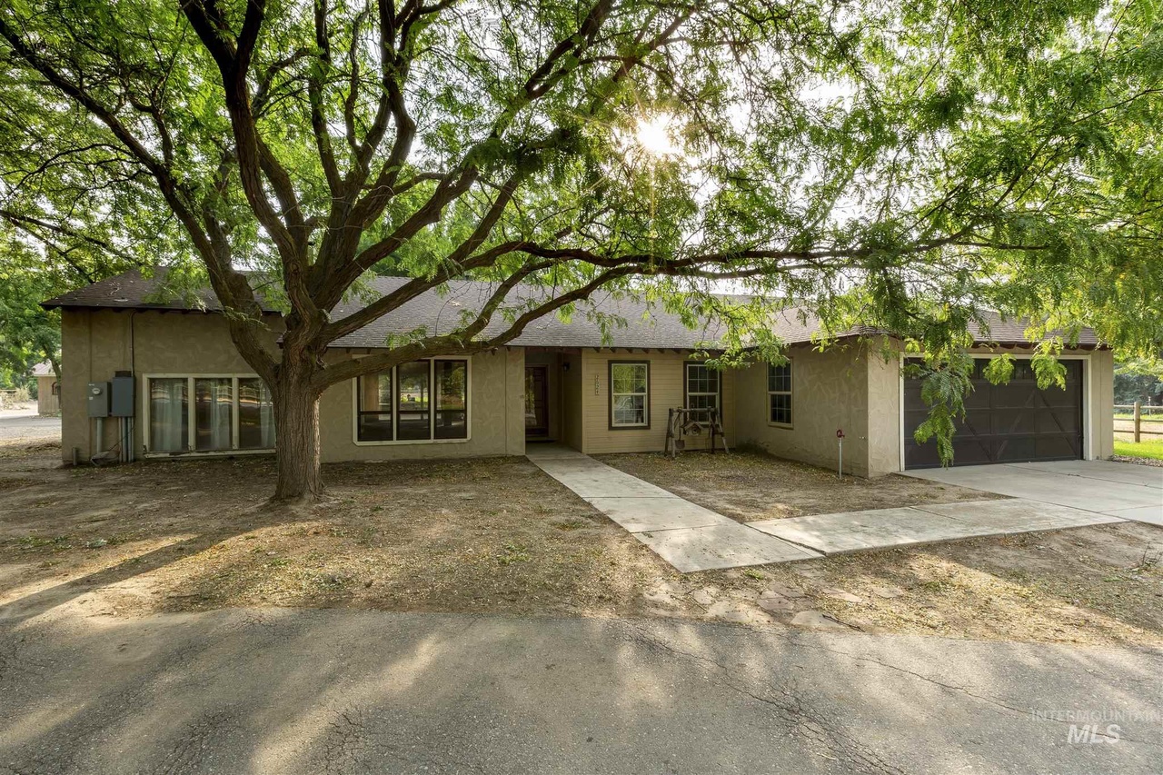 UNION ISSUE N°16 2624 N Ballantyne Ln, Eagle, ID 83616 | Redfin
