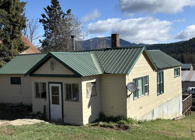 Property at 207 S 2nd St, Elk River, ID 83827, 3 beds, 1 bath