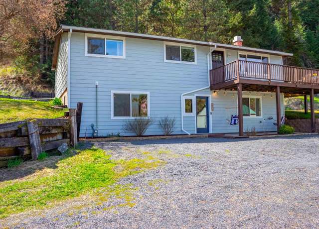 Property at 701 Bentz St, Troy, ID 83871, 4 beds, 3 baths