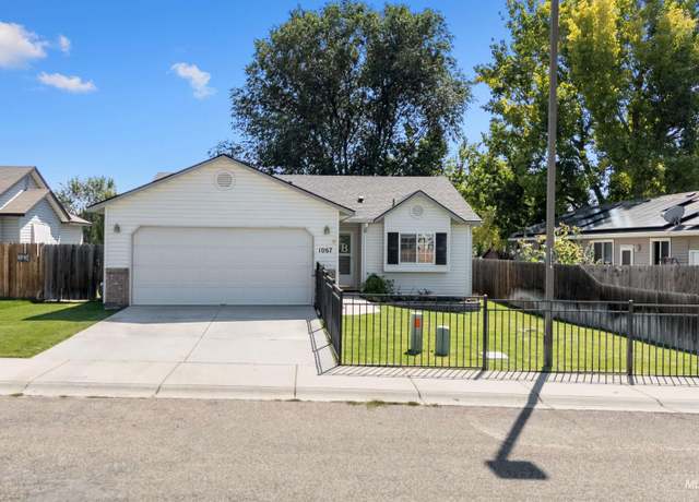 Property at 1067 W Pouch St, Kuna, ID 83634-3386, 3 beds, 2 baths