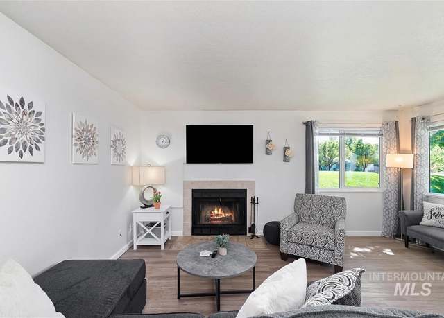 Property at 439 E Chester Ln, Boise, ID 83706, 2 beds, 2 baths