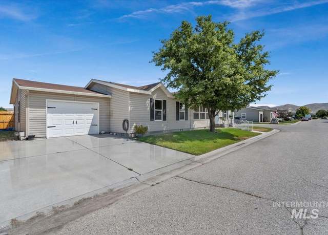 Property at 1350 S Constitution, Emmett, ID 83617, 3 beds, 2 baths