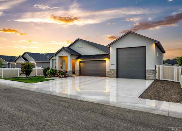 Property at 2592 E Jonagold Ct, Emmett, ID 83617, 3 beds, 2.5 baths
