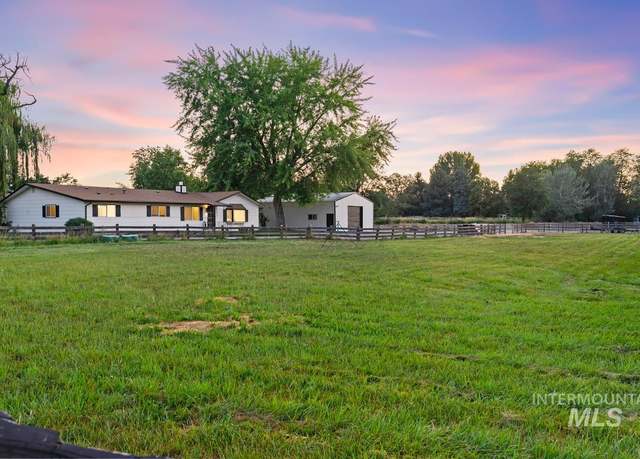 Property at 6085 N Garrett St, Garden City, ID 83714, 3 beds, 3 baths