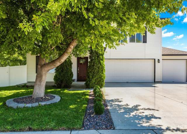 Property at 364 S Wagontown Ave, Kuna, ID 83634, 5 beds, 2 baths