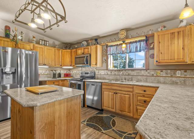 Property at 37405 Southwick Rd, Kendrick, ID 83537, 3 beds, 2 baths