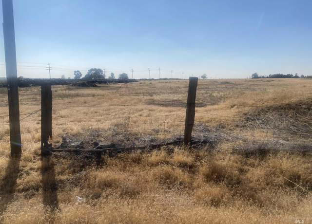 Property at 95 S 225 E, Shoshone, ID 83352-5323