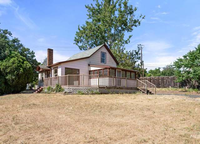 Property at 1044 Post Ln, Clarkston, WA 99403, 3 beds, 1 bath
