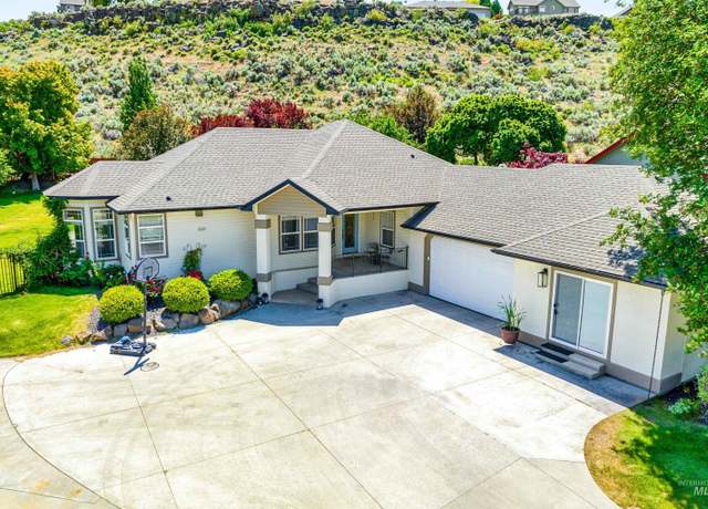 Property at 4315 E Trekker Rim Dr, Boise, ID 83716, 3 beds, 3 baths