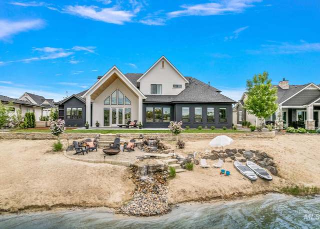 Property at 6322 Salmon Falls Ln, Star, ID 83669, 4 beds, 3.5 baths