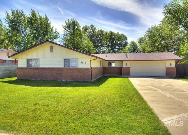 Property at 2916 Iowa Ave, Caldwell, ID 83605, 4 beds, 2 baths