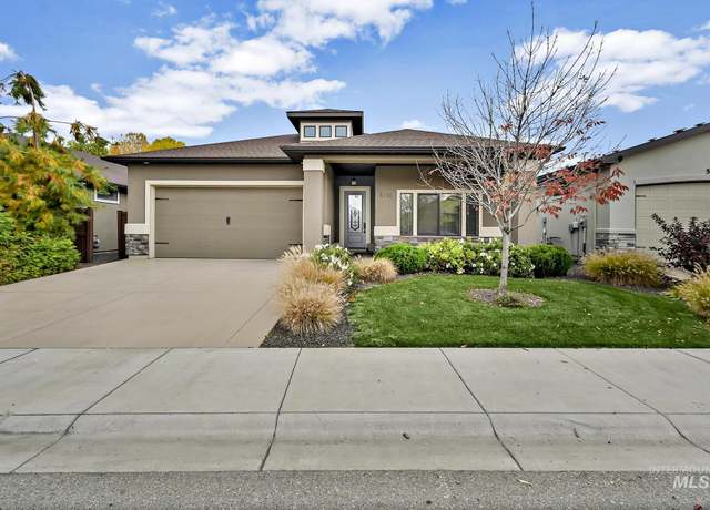 Property at 5716 N Rio Lomas Ave, Meridian, ID 83646, 3 beds, 2 baths