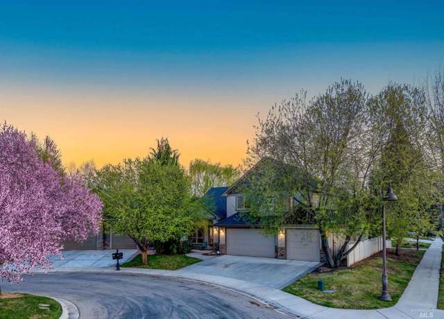 Property at 2023 E Trail Blazer Dr, Meridian, ID 83646, 4 beds, 2.5 baths