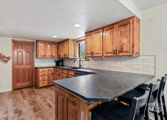 Property at 76 W Castle Creek Rd, Garden Valley, ID 83622, 3 beds, 3 baths