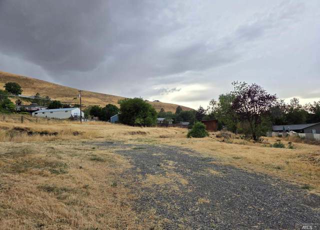 Property at 320 Harding St, Asotin, WA 99402