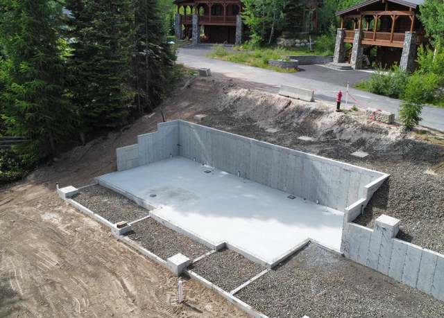 Property at 20 Haystack Ct, Donnelly, ID 83615, 4 beds, 4.5 baths