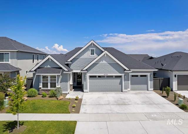 Property at 4256 N Sunny Side Ave, Meridian, ID 83646, 3 beds, 2.5 baths