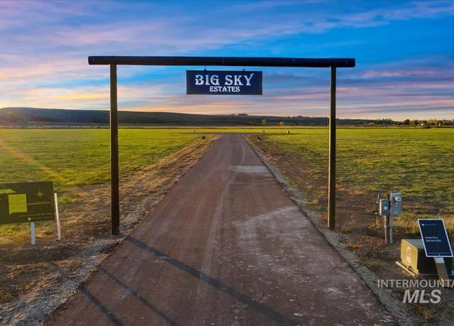 Property at 10160 W 10160 Clear View Ln, Emmett, ID 83617