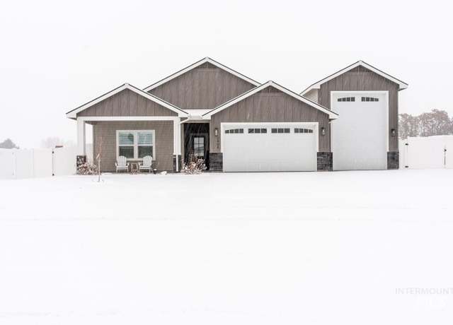 Property at 2404 Day Dr, Fruitland, ID 83619, 3 beds, 2.5 baths