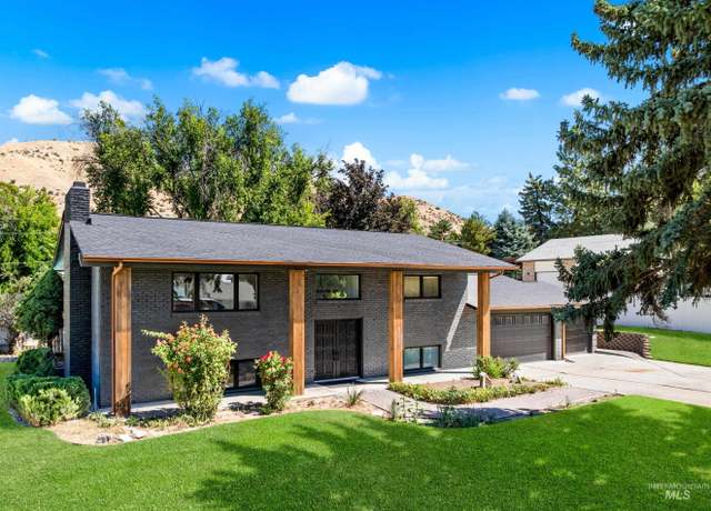 Property at 4920 W Hillside Ave, Boise, ID 83703, 4 beds, 3 baths