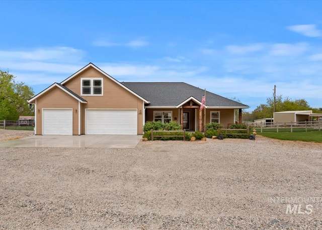 Property at 2492 W South Slope Rd, Emmett, ID 83617-9798, 5 beds, 2.5 baths