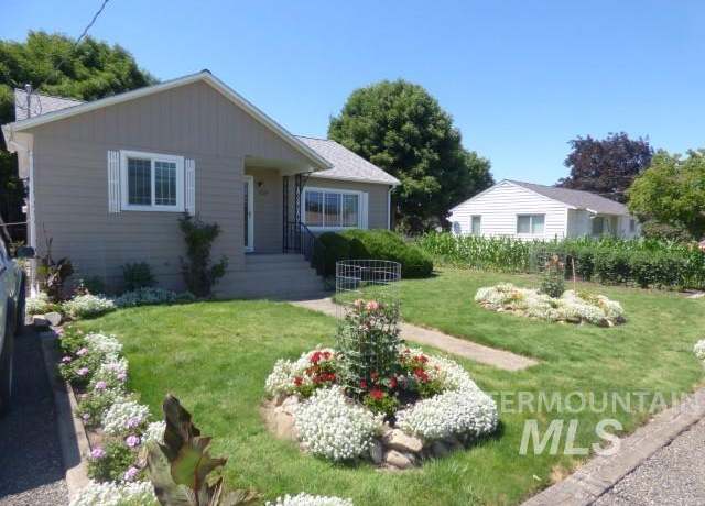 Property at 3324 8th St, Lewiston, ID 83501, 4 beds, 2 baths