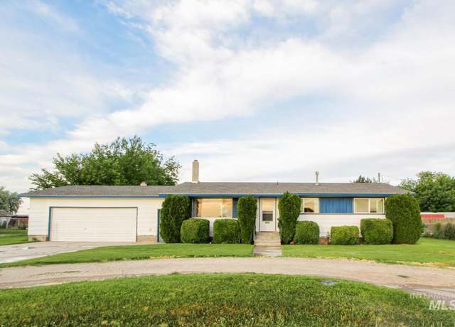 Property at 17050 Midland Blvd, Nampa, ID 83687, 4 beds, 2.5 baths