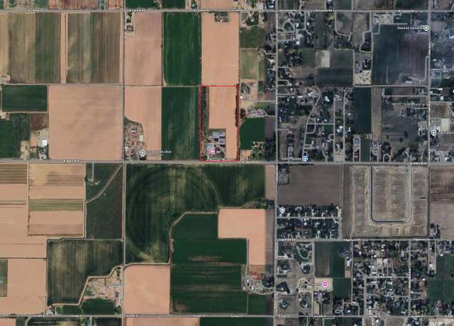 Property at 2424 W Idaho Blvd, Emmett, ID 83617, 3 beds, 2 baths