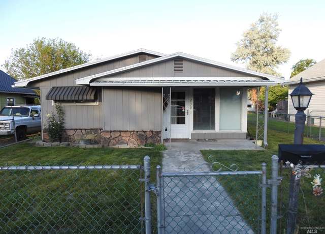 Property at 1239 7th St, Clarkston, WA 99403, 2 beds, 1 bath