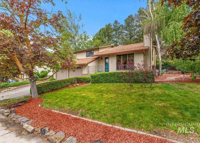 Property at 1030 W El Pelar Dr, Boise, ID 83702, 4 beds, 3 baths