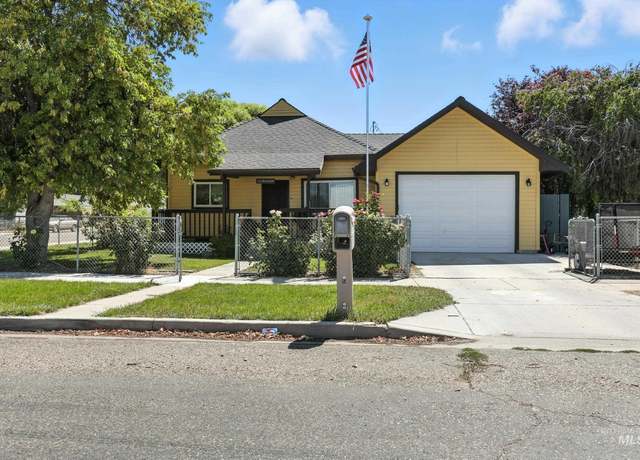 Property at 128 12th Ave N, Nampa, ID 83687-3952, 3 beds, 1 bath
